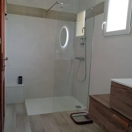 Feriehus Grand Studio Entierement Privatif Avec Sa Piscine.