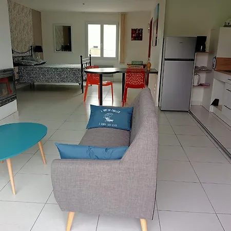Grand Studio Entierement Privatif Avec Sa Piscine.